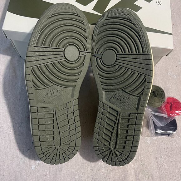 Jordan 1 Low Travis Scott Olive Sneakers - Picture 6 of 6